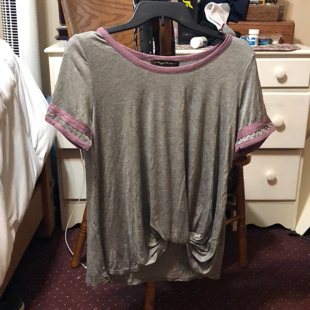 BRAND NEW comfy t-shirt